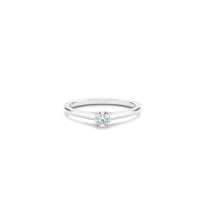 De Beers Engagement rings DB Classic round brilliant diamond ring in platinum