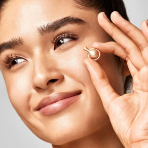 ELIZABETH ARDEN Vitamin C Ceramide Capsules Radiance Renewal Serum 60 capsules - Image 3