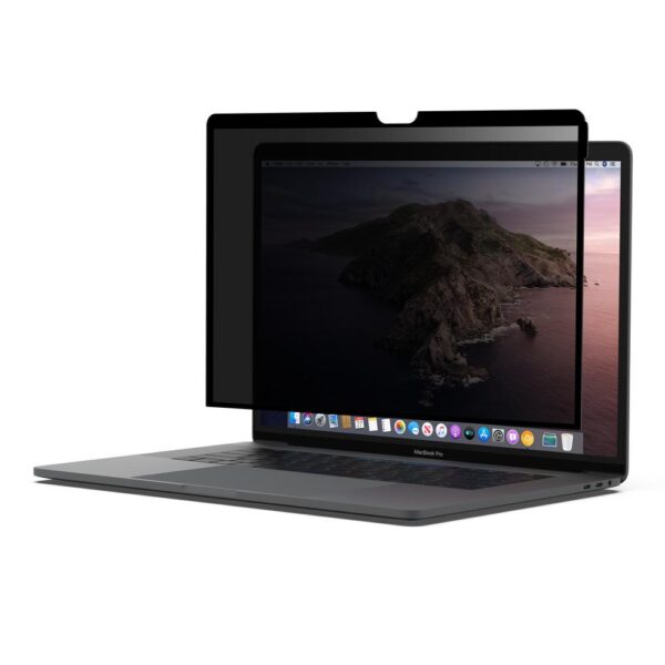 OVA014zz_TemperedGlassPrivacy_MacBookPro15_Shot01_WEB.jpg